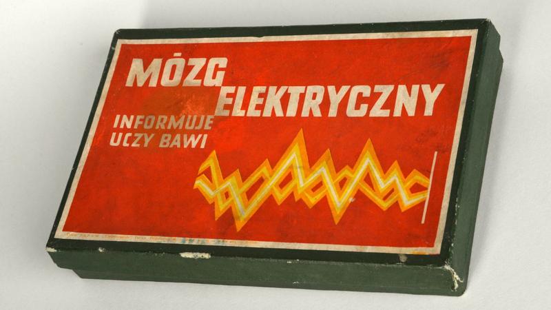 Odkryj fascynujące aspekty retro gry PRL i jej historycznych odniesień