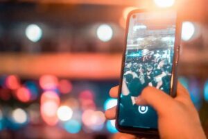 Łatwe sposoby na pobranie filmu z Facebooka na komputer – odkryj proste metody i praktyczne porady