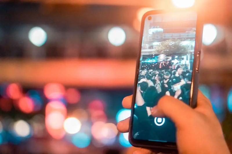 Łatwe sposoby na pobranie filmu z Facebooka na komputer – odkryj proste metody i praktyczne porady