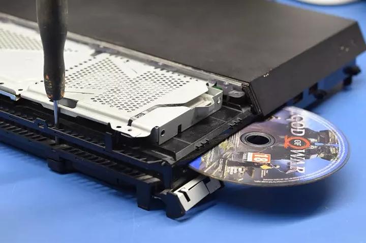 Problemy z płytami do PS4 – jak je zidentyfikować i skutecznie rozwiązać?